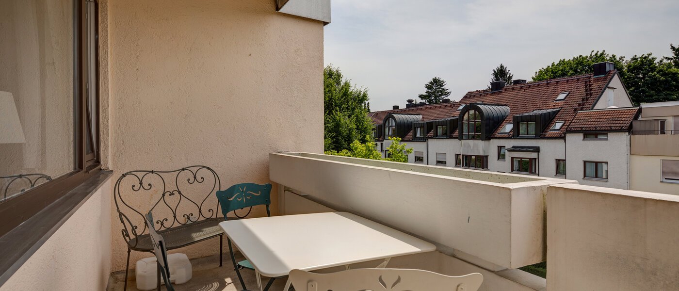 Ravna stran München Sendling-Westpark 01 Balkon 10942