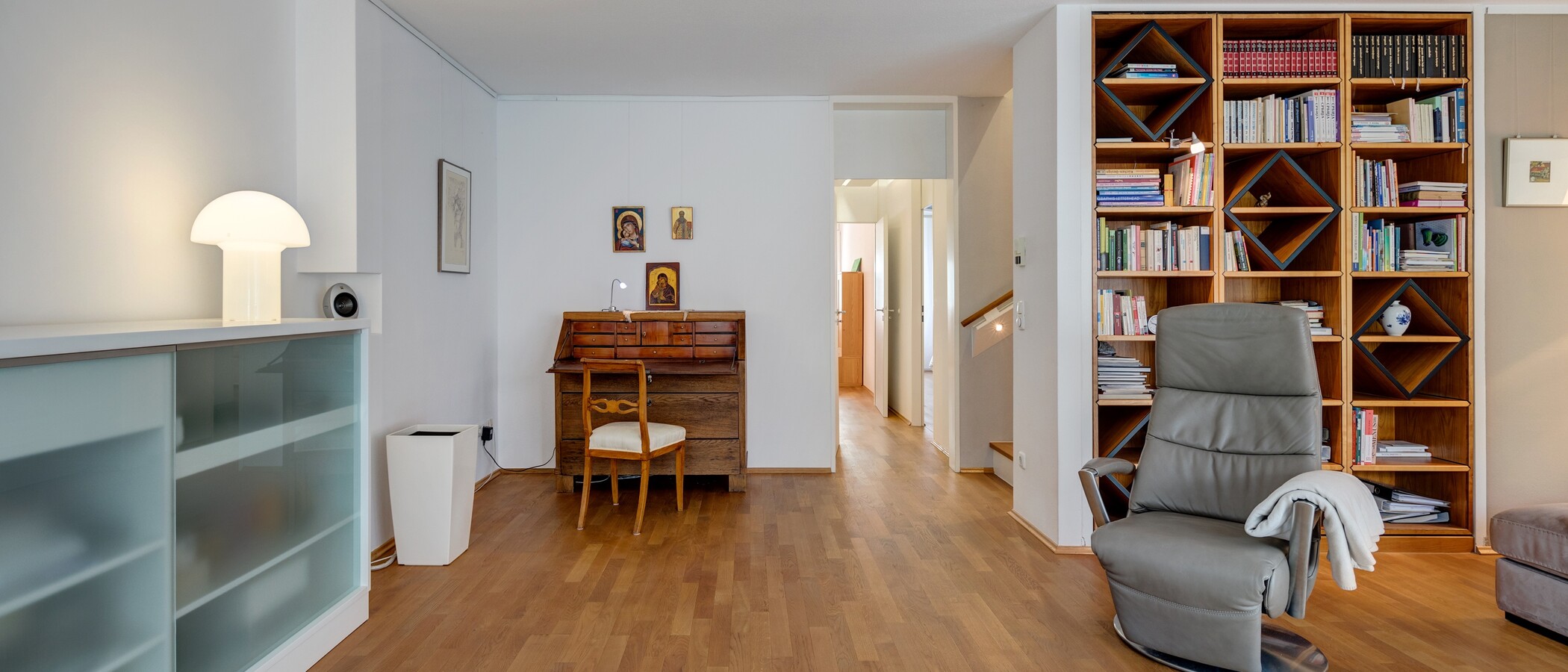 Mezonetno stanovanje München Schwabing-West (rund um den Hohenzollernplatz) 03 Dnevna soba 11000