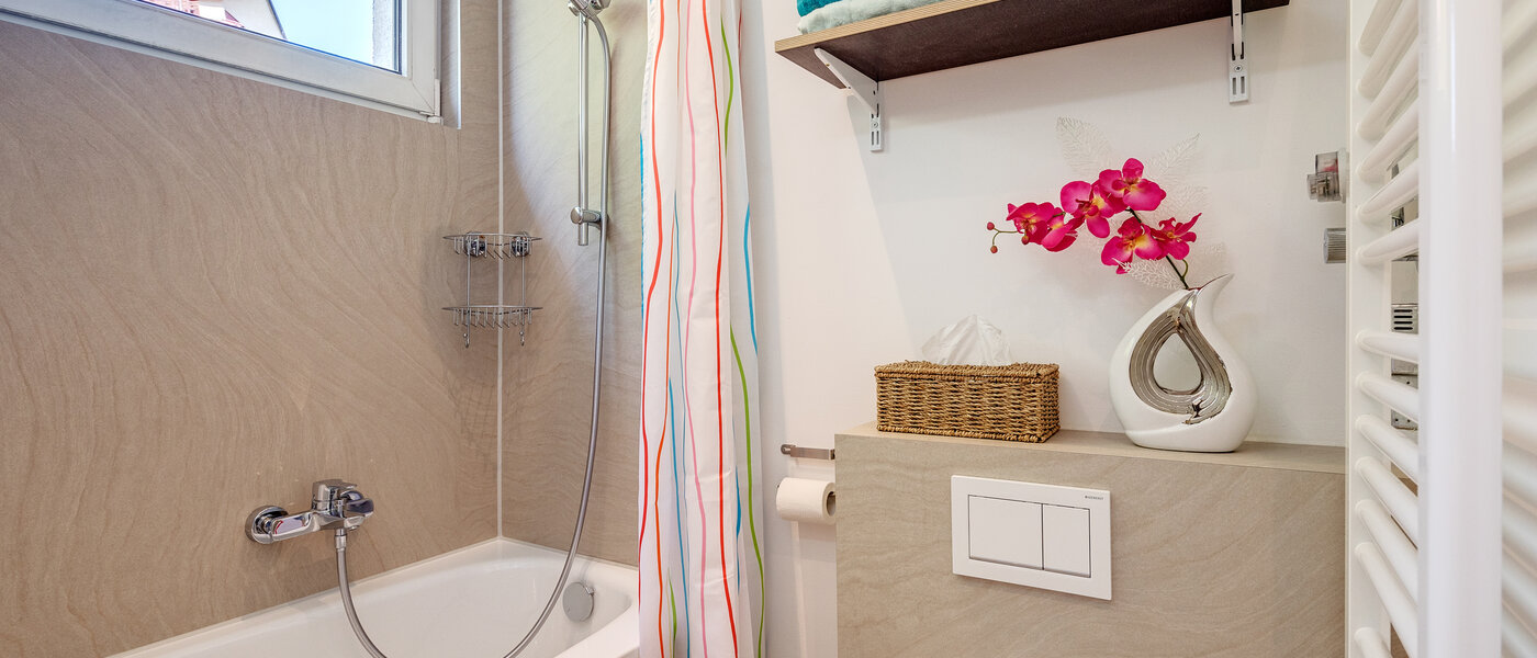 Плоский München Neuhausen 02 Ванна кімната 11009