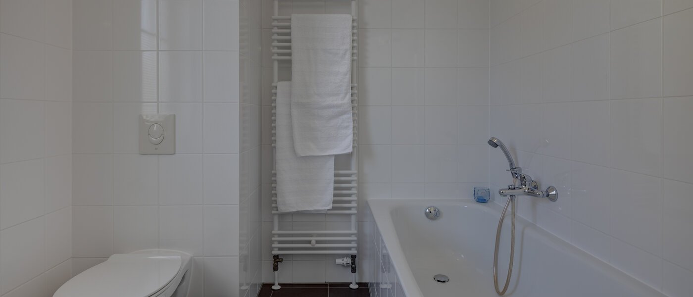 Двуетажна къща Gröbenzell 03 Баня 11015