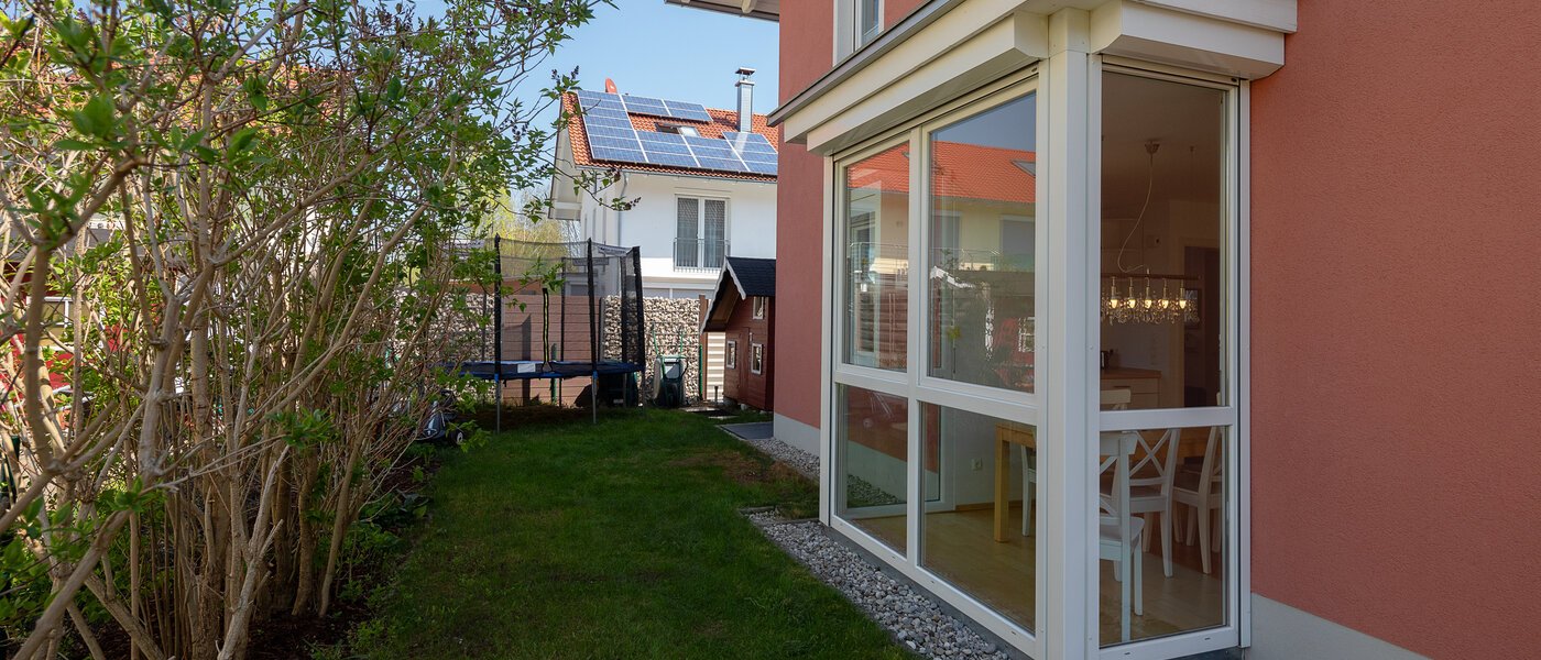 Двуетажна къща Gröbenzell 03 Градина 11015