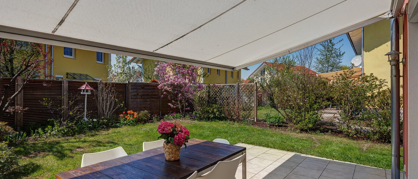 Двуетажна къща Gröbenzell 01 Тераса 11015