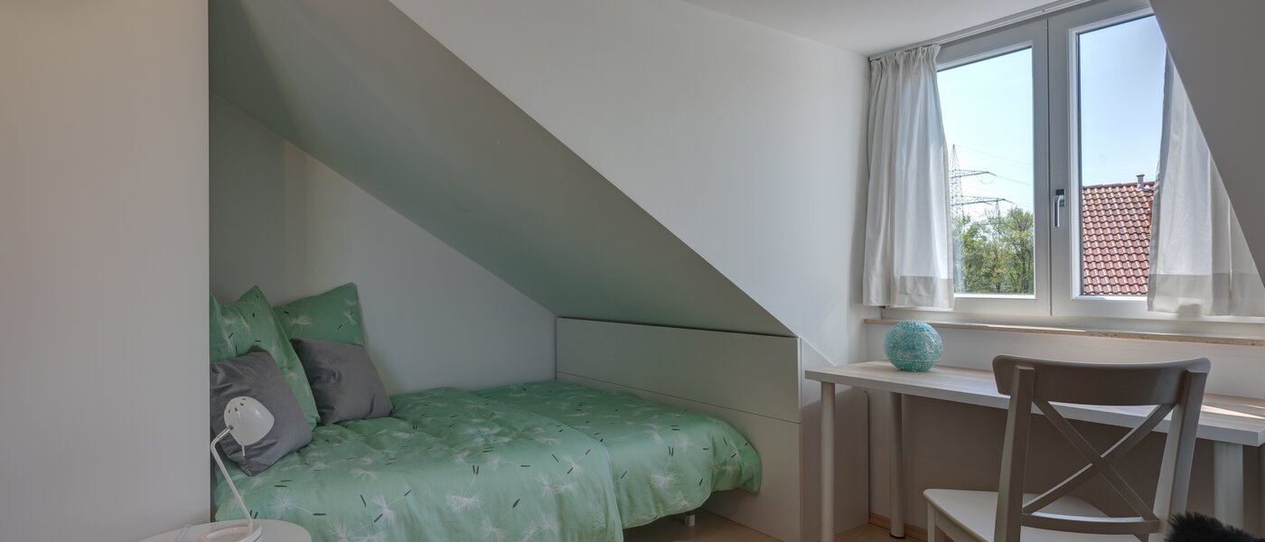 Двуетажна къща Gröbenzell 02 2-ра спалня 11015