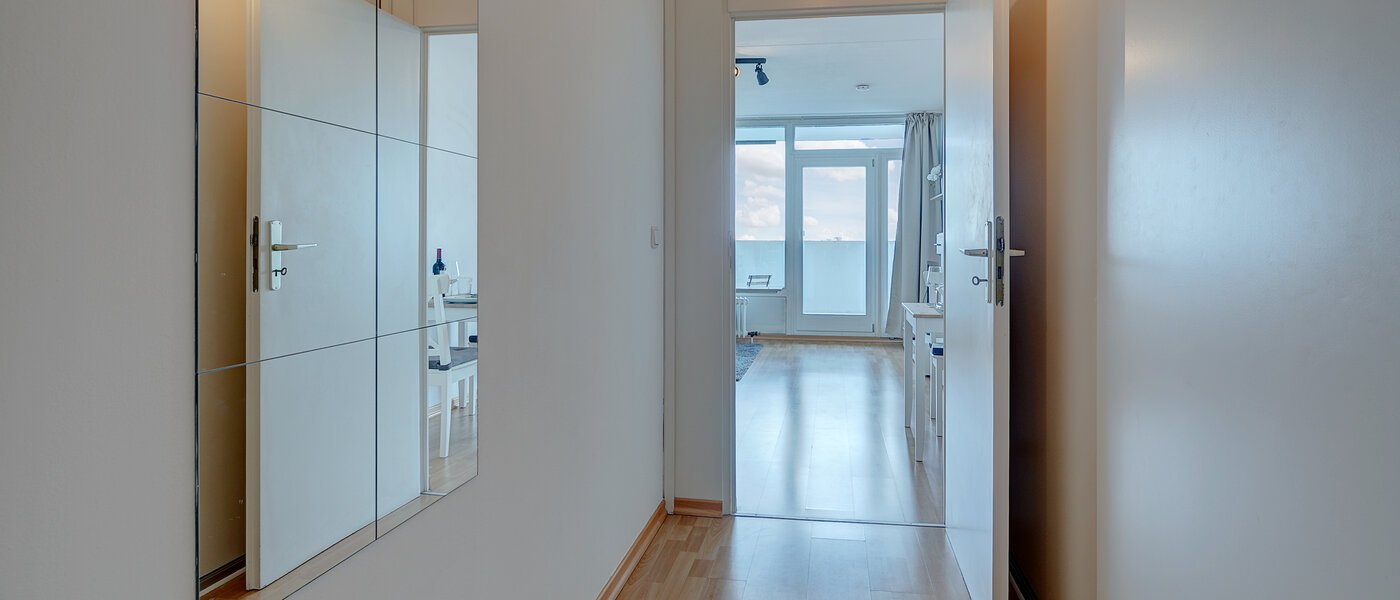 Ravna stran München Moosach 01 Koridor/hodnik 11021