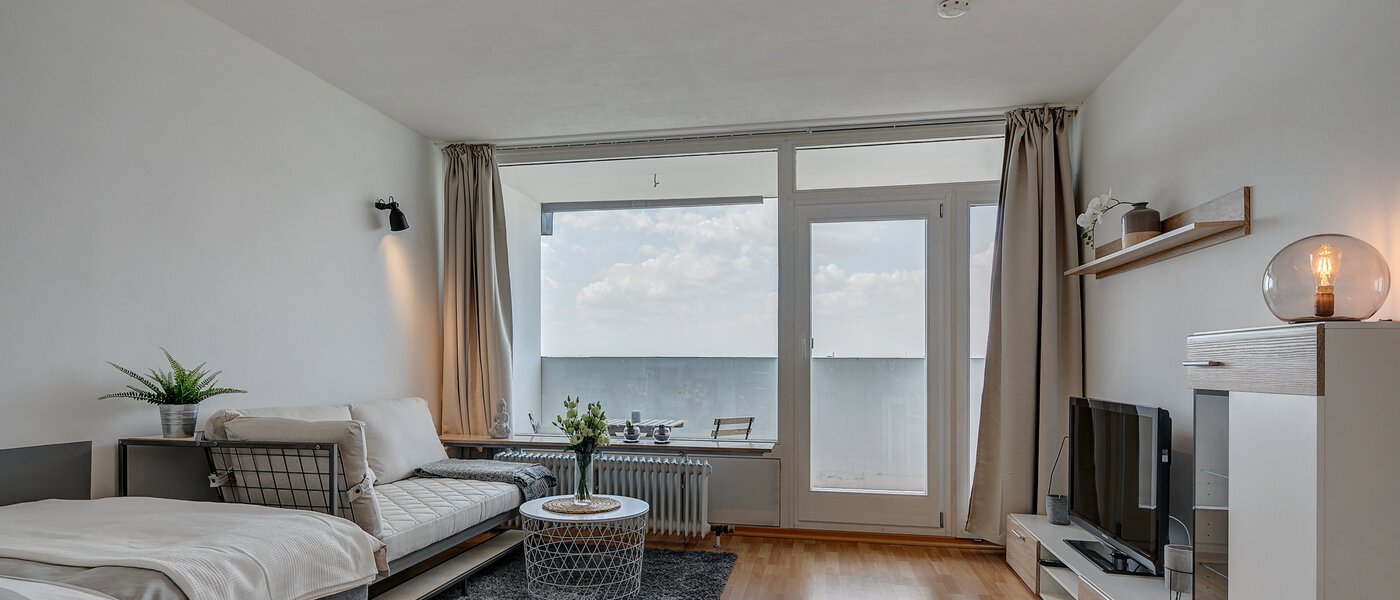 Ravna stran München Moosach 01 Dnevni prostor 11021