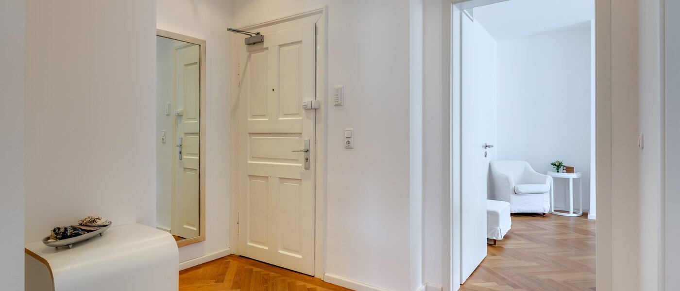 Ploché München Neuhausen 02 Chodba/chodba 11045