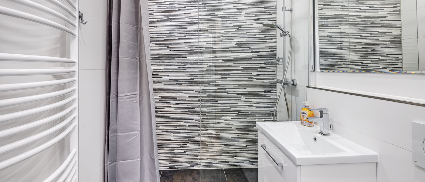 Lapos München Arabellapark 01 Fürdőszoba 11073