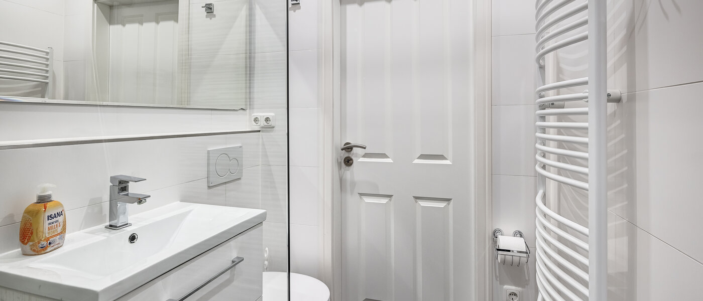 Lapos München Arabellapark 02 Fürdőszoba 11073