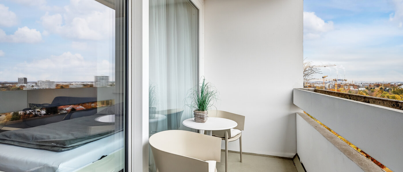 Lapos München Arabellapark 01 Erkély 11073