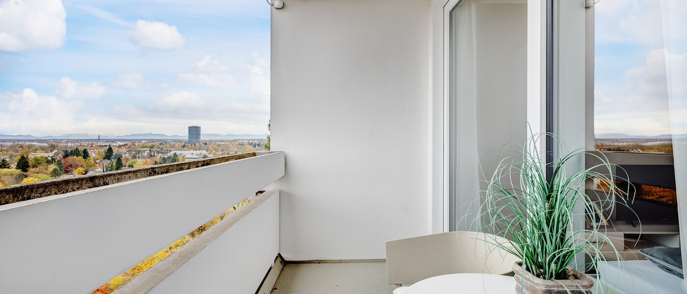 Lapos München Arabellapark 02 Erkély 11073