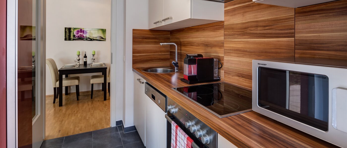 Ravna stran München Bogenhausen 03 Kuhinja 11173