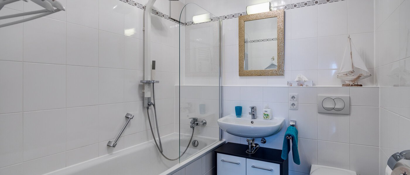 Ravna stran München Bogenhausen 01 Kopalnica 11173