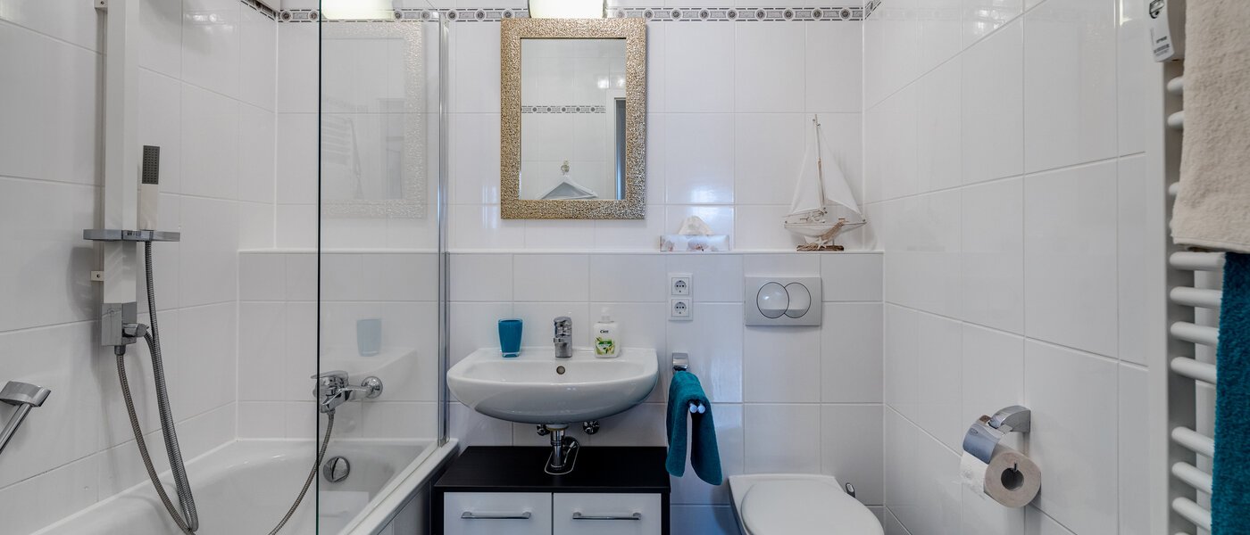 Ravna stran München Bogenhausen 02 Kopalnica 11173