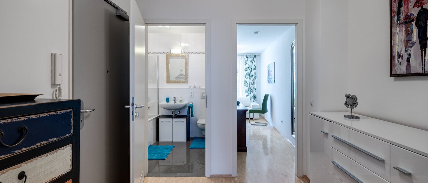 Ravna stran München Bogenhausen 01 Koridor/hodnik 11173