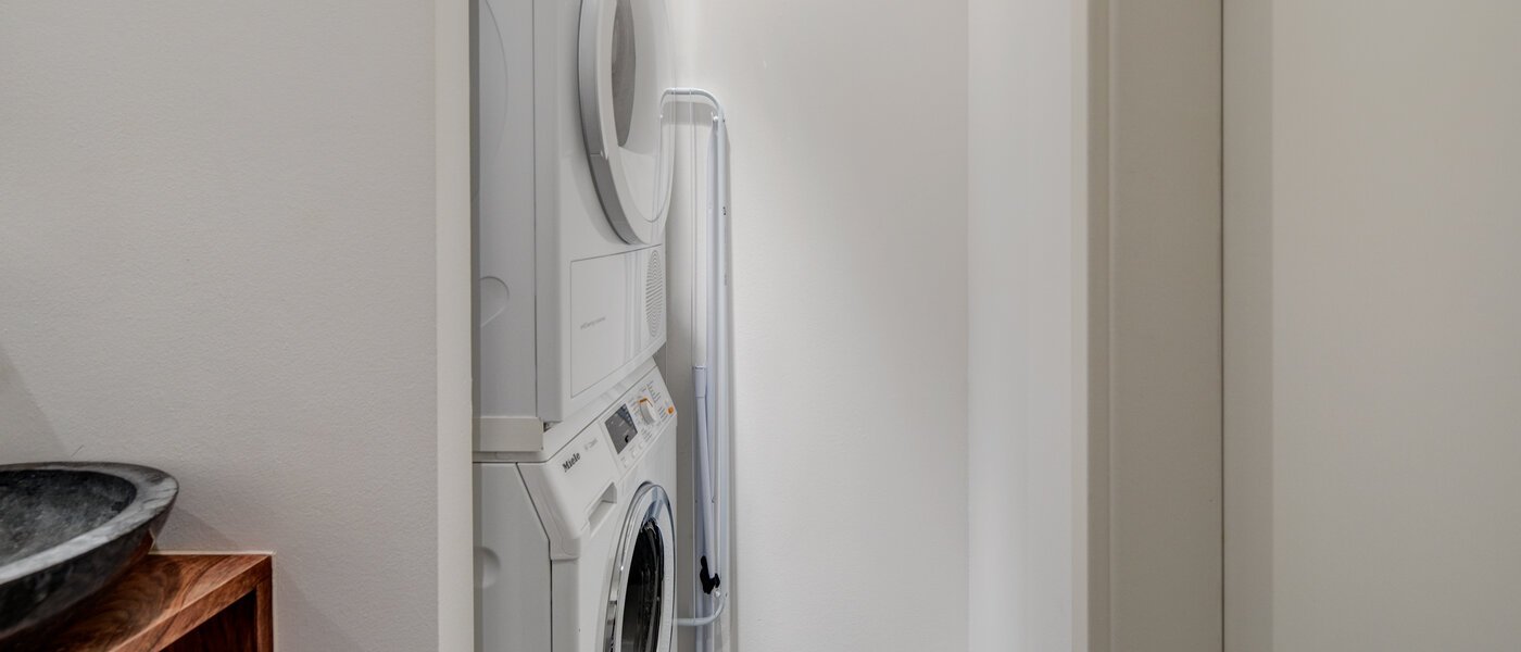 Lapos München Schwabing 02 szep. WC 11220