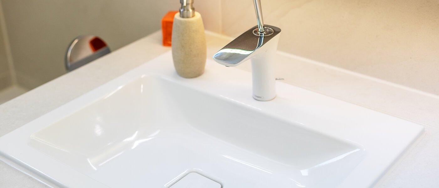 Tagterrasse-lejlighed München Arabellapark 02 Badeværelse 11226