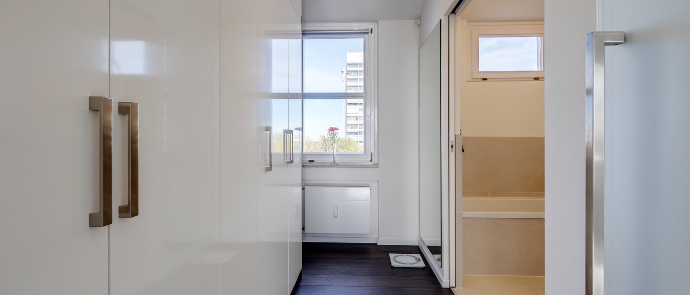 Апартамент с покривна тераса München Arabellapark 02 Коридор/ коридор 11226