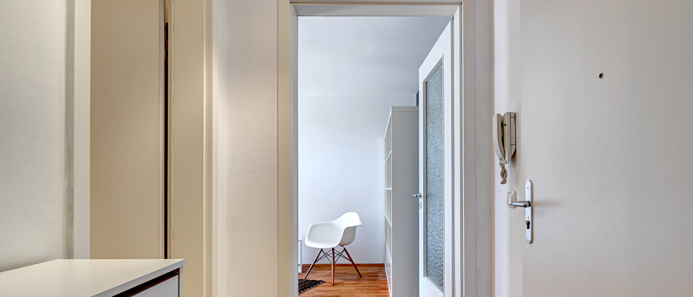 Flat München Neuhausen 01 Korridor/gang 11252