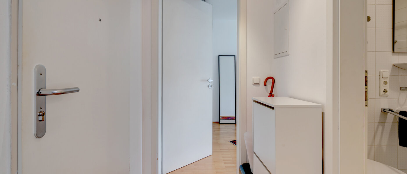 Flat München Neuhausen 02 Korridor/gang 11252