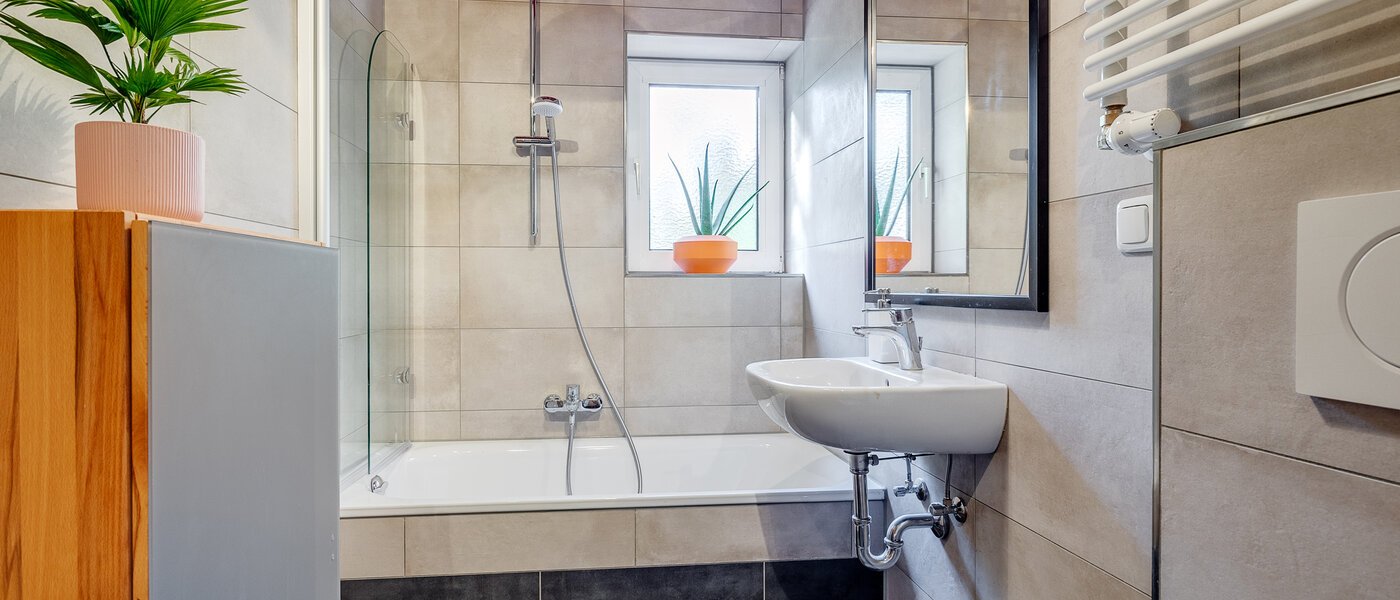 Flat München Parkstadt Bogenhausen 01 Baderom 11256