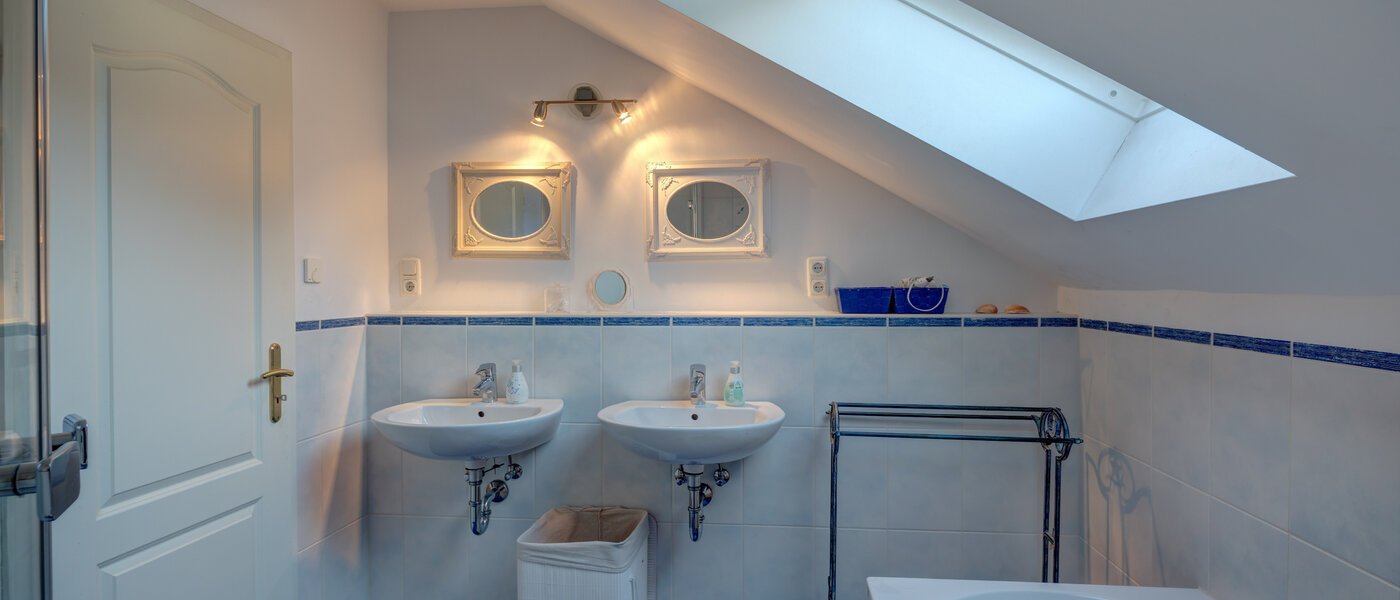 Samostatne stojaci dom Starnberg 03 2. kúpeľňa 11331