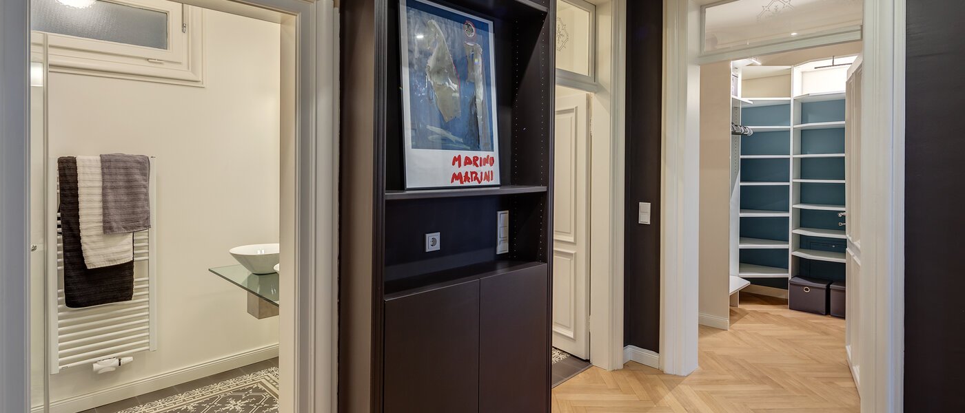 Ploché München Glockenbachviertel 01 Chodba/chodba 11352