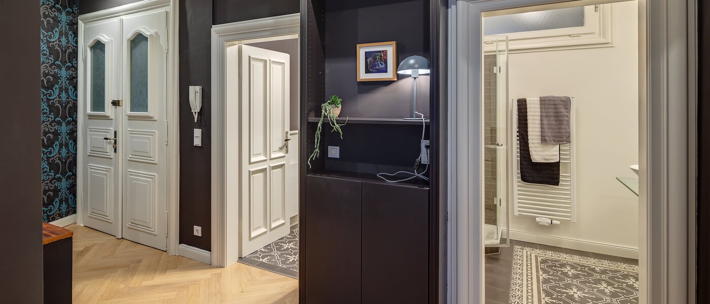 Ploché München Glockenbachviertel 02 Chodba/chodba 11352