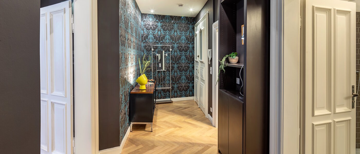 Ploché München Glockenbachviertel 03 Chodba/chodba 11352