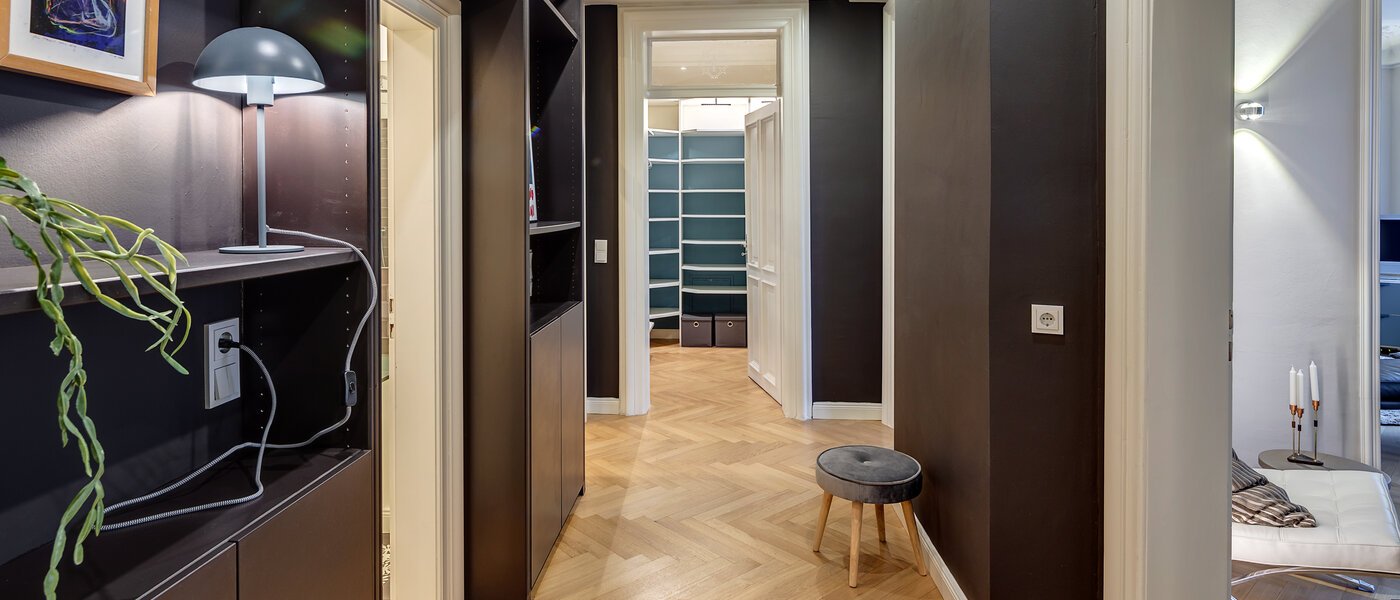 Ploché München Glockenbachviertel 05 Chodba/chodba 11352