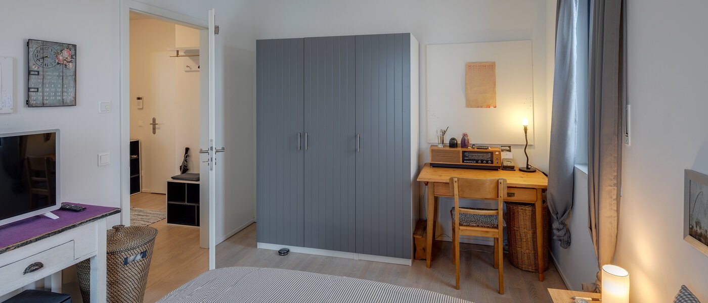 Ravna stran München Oberföhring 03 Spalnica 11374