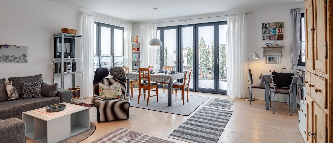 Ravna stran München Oberföhring 02 Dnevni prostor 11374