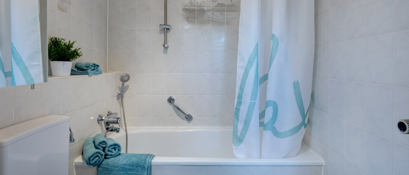 Ploché Neufahrn b. Freising 02 Koupelna 11382