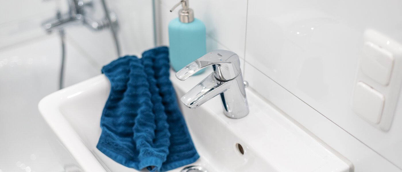 Ravna stran München Arabellapark 03 Kopalnica 11422