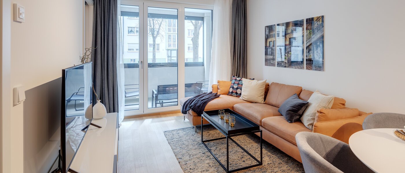 Lapos München Bogenhausen 02 Nappali 11481