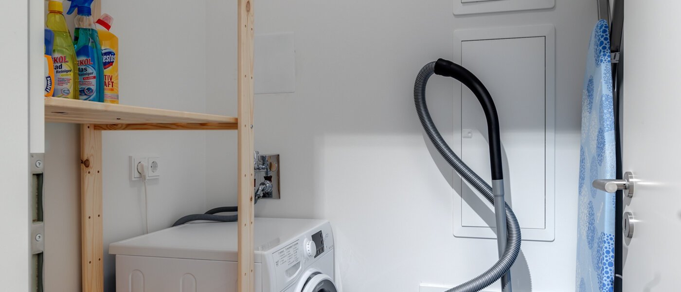 Lapos München Bogenhausen 01 Raktárhelyiség 11481