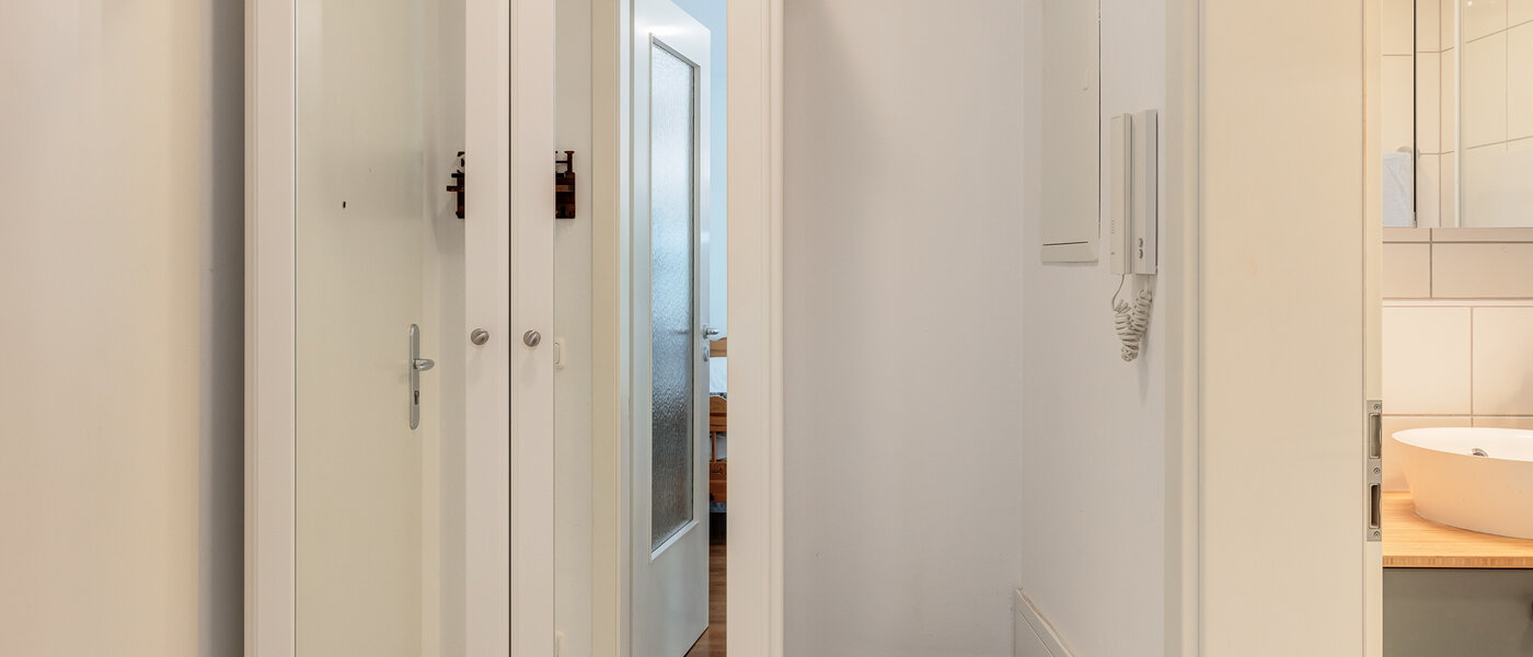 Ploché München Milbertshofen 02 Chodba/chodba 11493