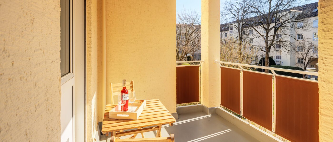 Płaski München Schwabing-Nord (zw. Leopoldstraße & Englischen Garten) 01 Balkon 11551