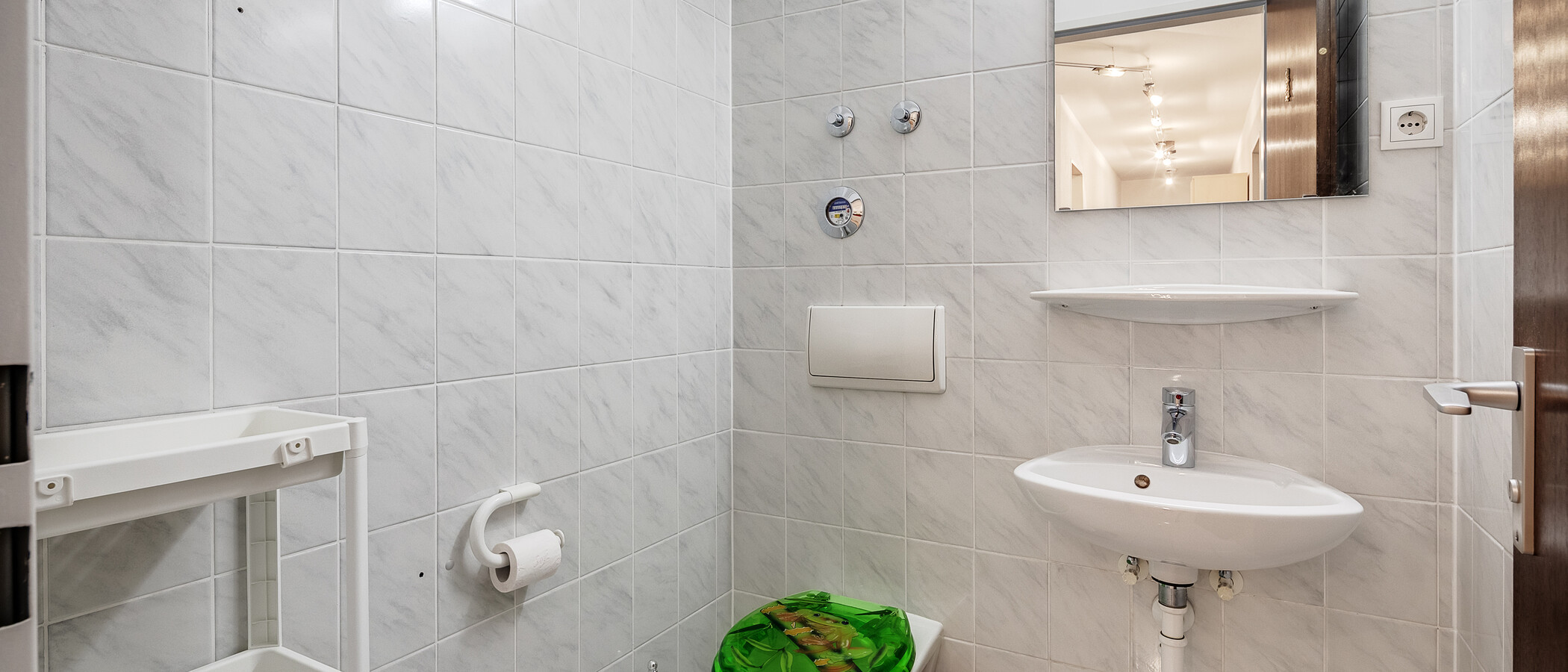 Düz München Oberföhring 01 Misafir WC 11585