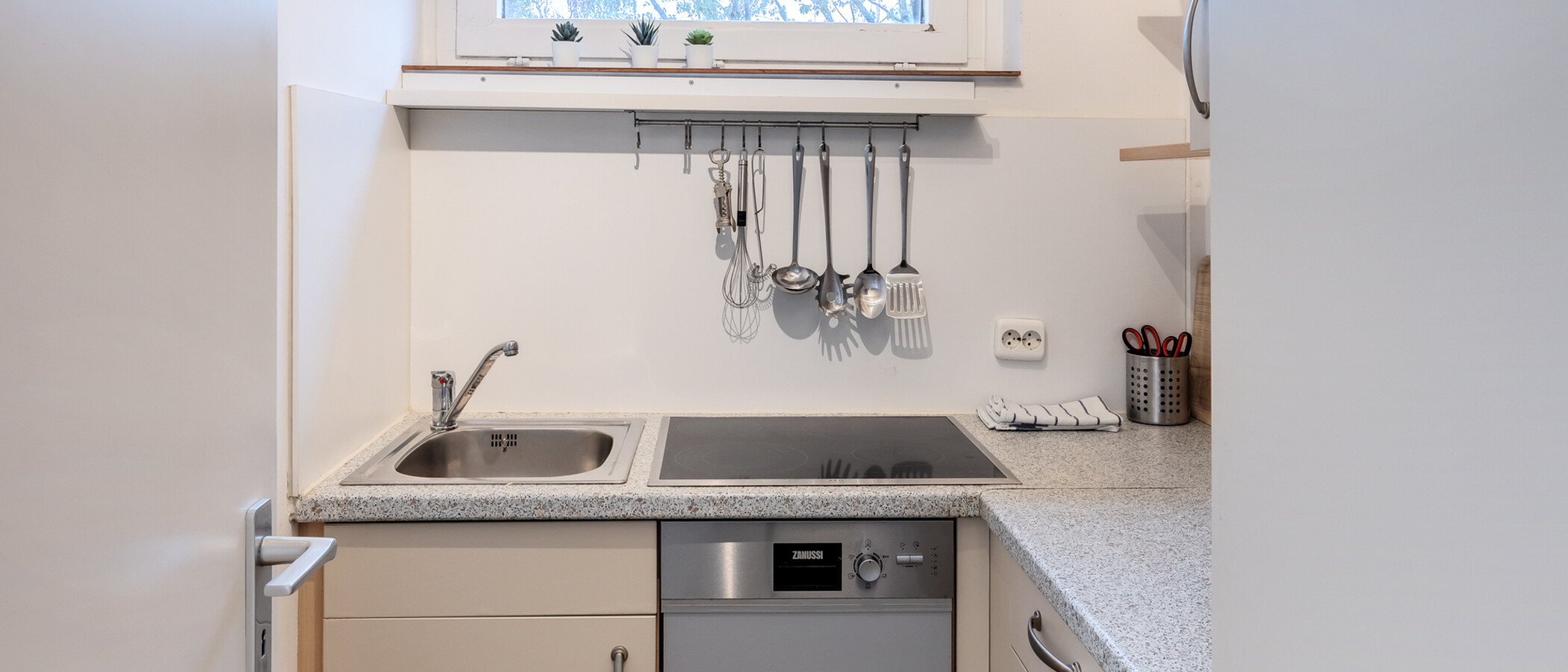 Lapos München Milbertshofen 01 Konyha 11650