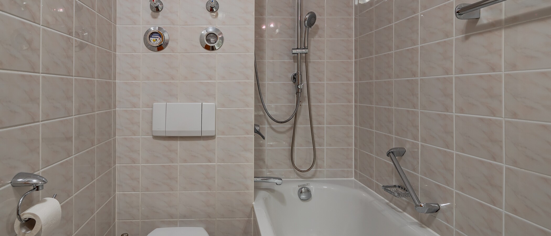 Flat München Lerchenau 01 Baderom 11659