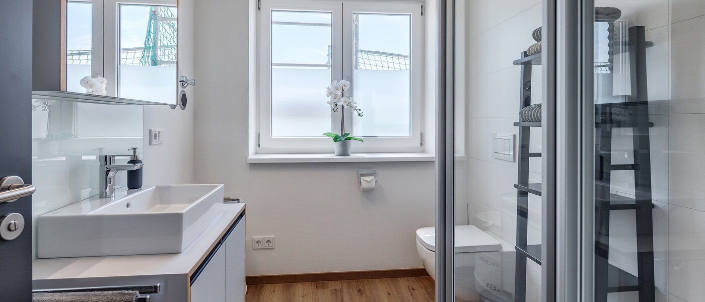 Ravna stran Eching 01 Kopalnica 11666