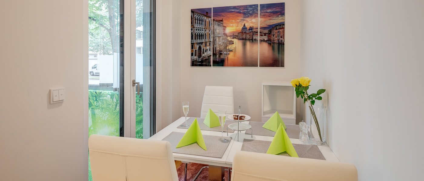 Ploché München Bogenhausen 01 Jedálenský kút 11684