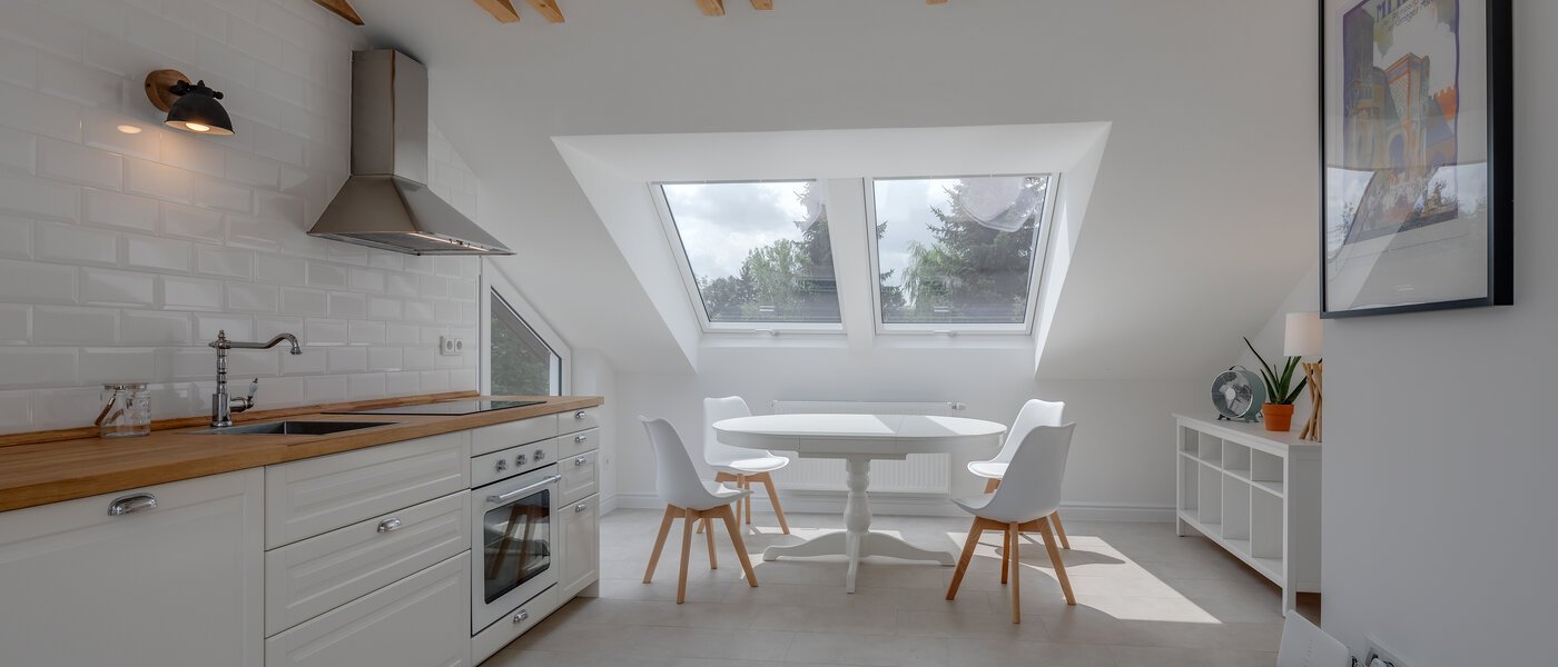 Podkrovní byt Feldafing Tutzing 01 Kuchyně 11697