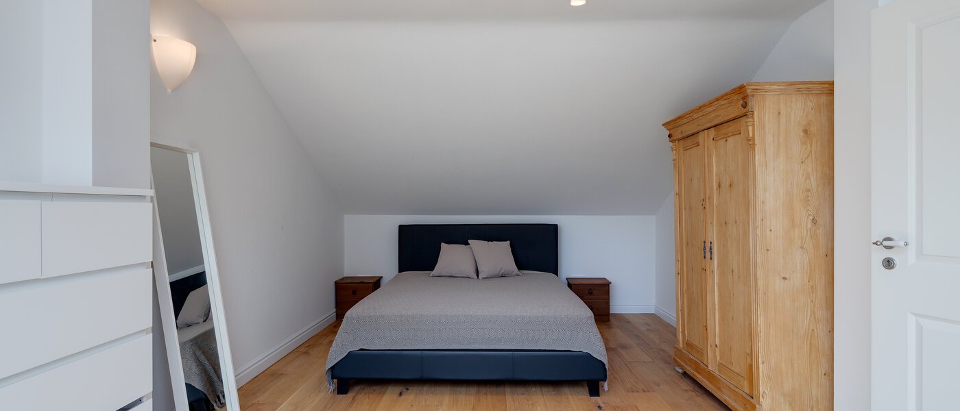 Podkrovní byt Feldafing Tutzing 01 Ložnice 11697