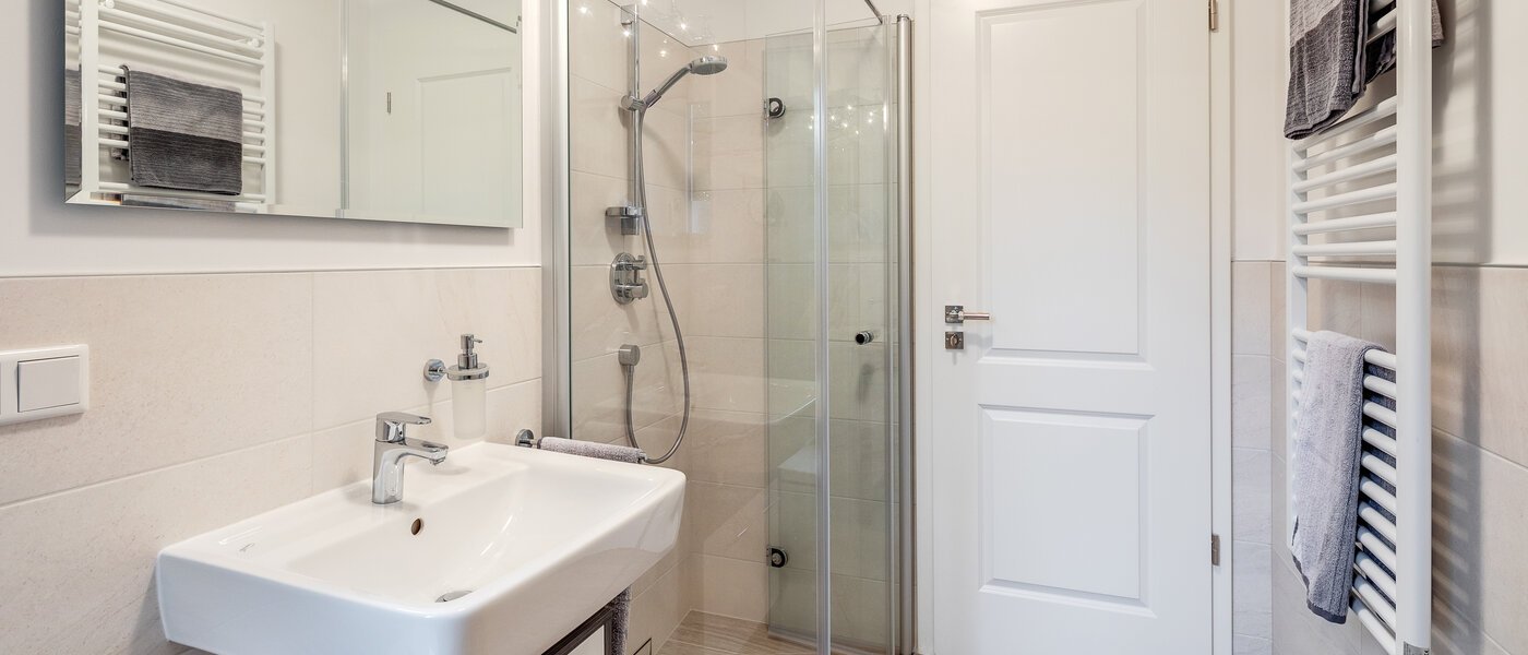 Flat München Milbertshofen 01 Baderom 11770