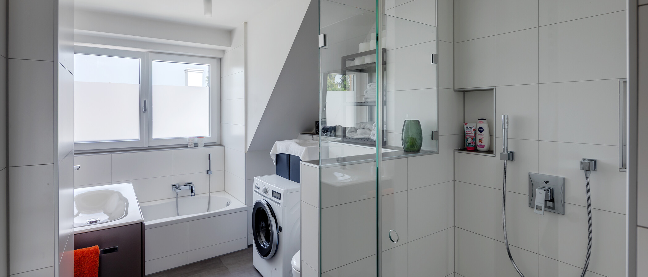 Podkrovní byt München Großhadern 02 Koupelna 11784