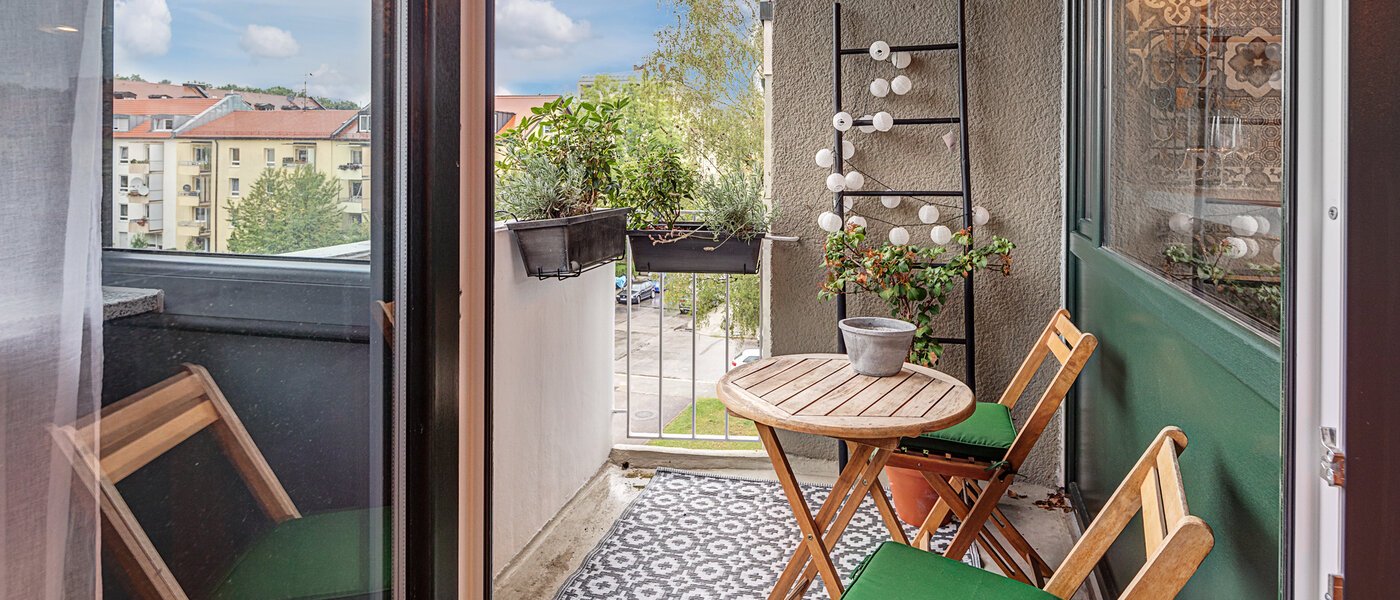 Ravna stran München Untergiesing 01 Balkon 11816