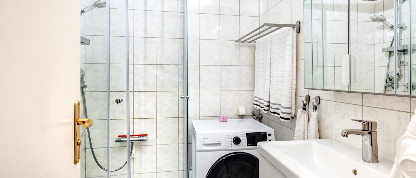 Lapos München Englschalking 01 Fürdőszoba 11866