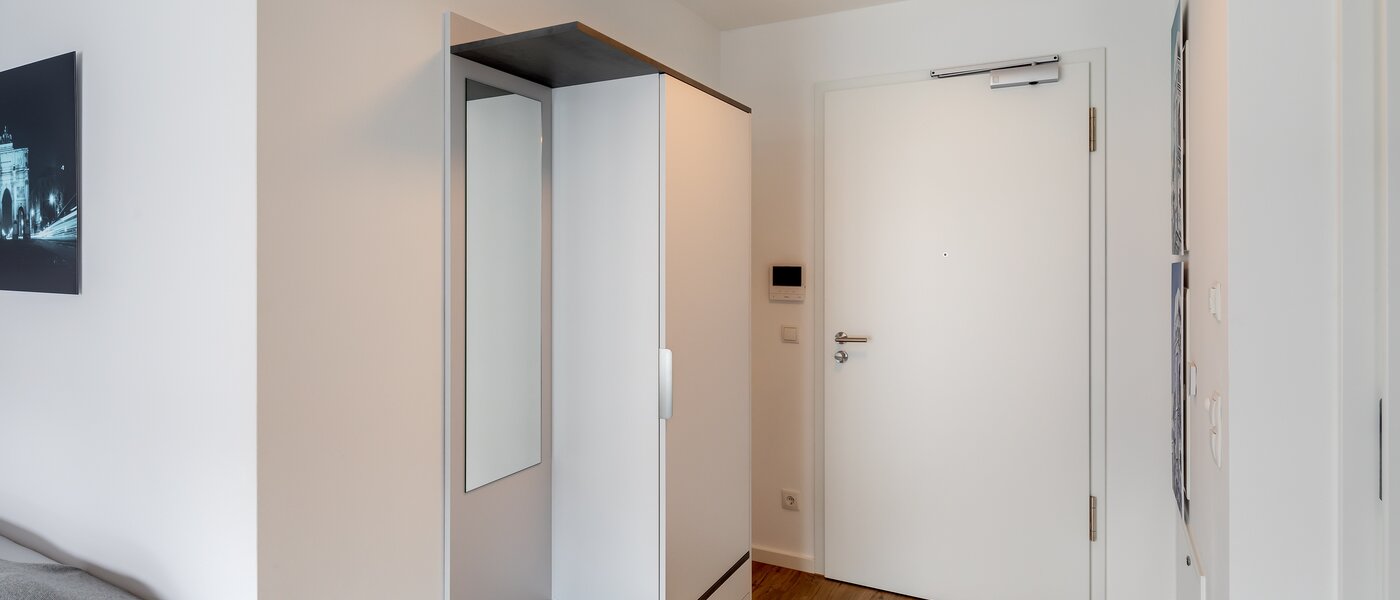 Düz München Milbertshofen 01 Koridor/koridor geçidi 11976