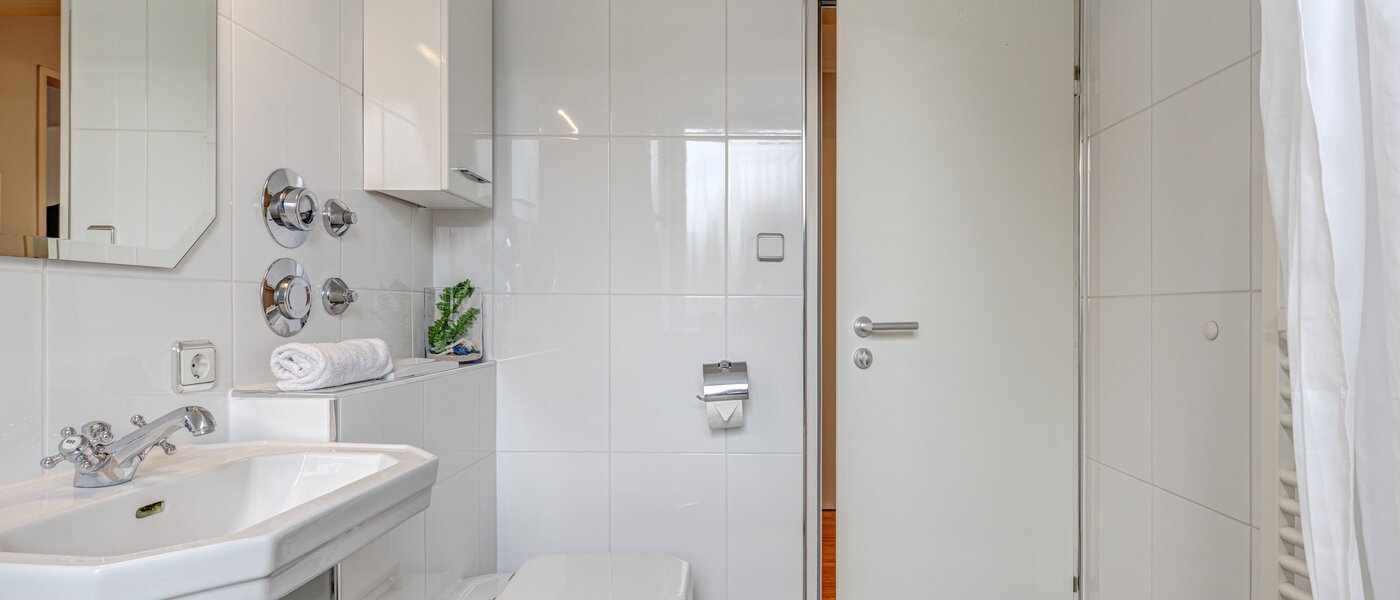 Podkrovní byt München Oberföhring 02 Koupelna 1206